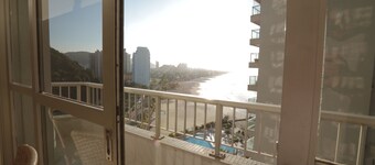 Beautifully decorated apartment! Maulf Hill - Ocean View! 150m2