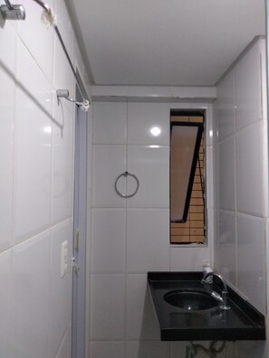 Bathroom - Rent apartment for holiday season, carnival, New Year, week! (Boa Viagem)