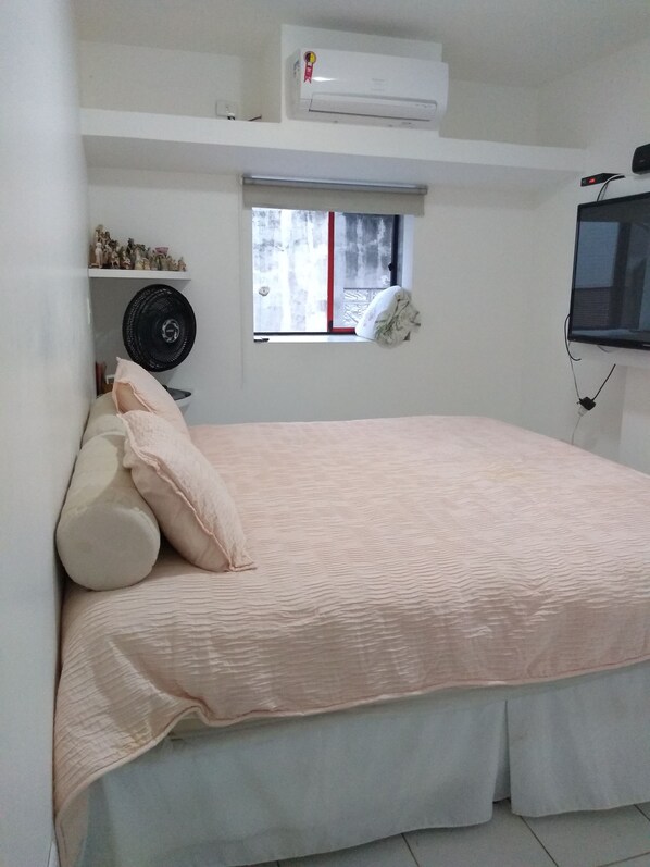 3 bedrooms, iron/ironing board, WiFi, bed sheets - Rent apartment for holiday season, carnival, New Year, week! (Boa Viagem)