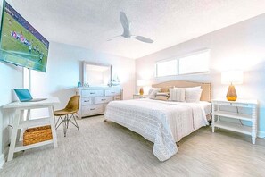 2 makuuhuonetta, työpöytä, silitysrauta/-lauta, ilmainen Wi-Fi