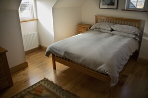 4 soverom, strykejern/-brett, wi-fi (inkludert) og sengetøy