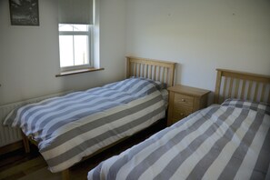 4 habitaciones, tabla de planchar con plancha y wifi gratis 