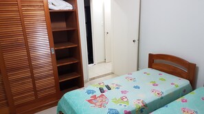 4 quartos, ferros/tábuas de passar roupa, Wi-Fi de cortesia