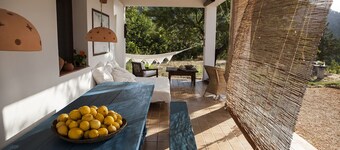 Ses Ses Caletes, Ibiza. Panoramaudsigt. Et par minutter fra stranden.