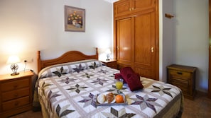 2 dormitorios, tabla de planchar con plancha, wifi gratis y ropa de cama