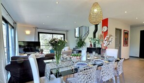 Dining - House / Villa - Aubenas (Aubenas)