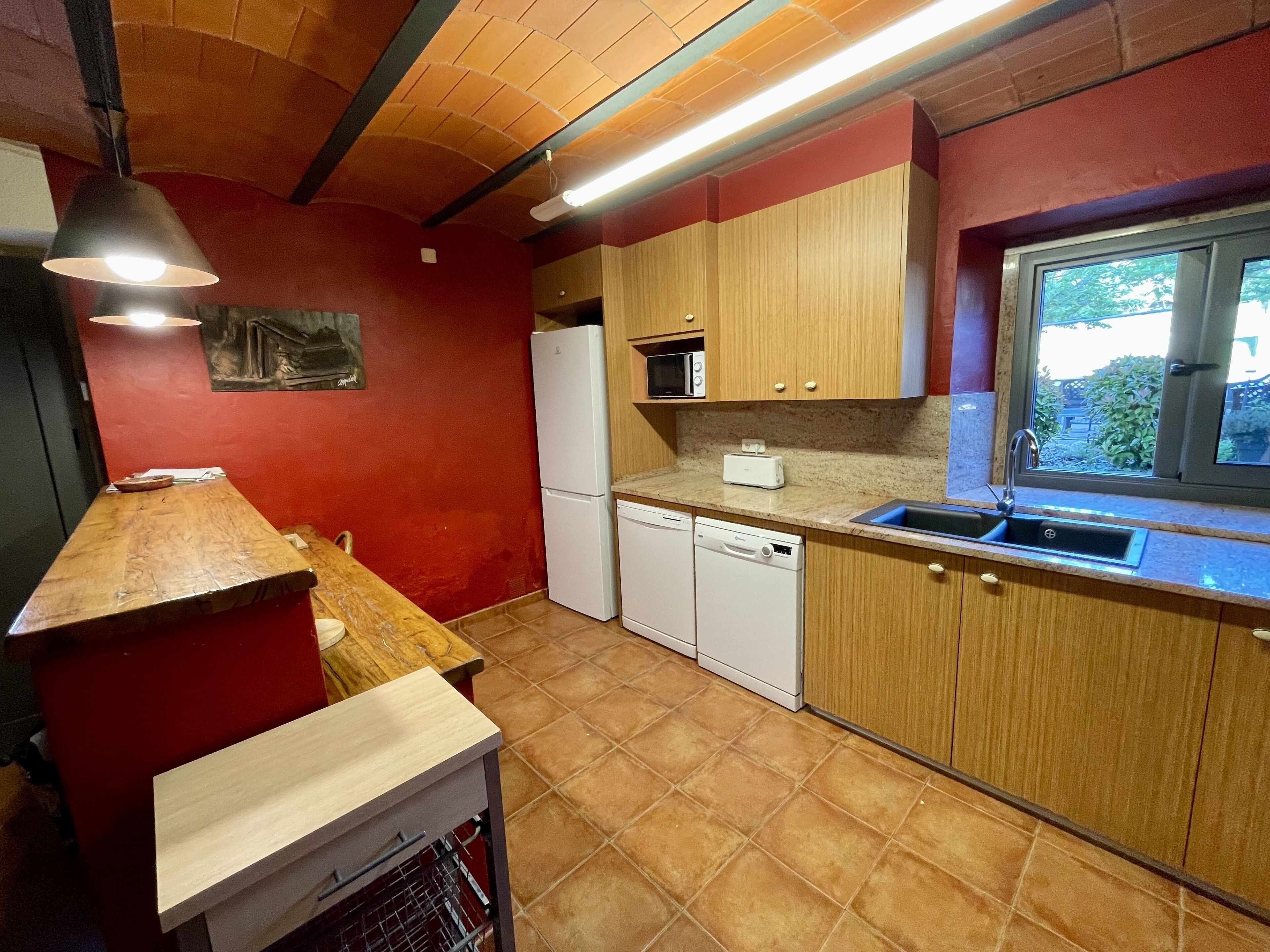 Lovely holiday home for 14 guests - 7 bedrooms all with private bath