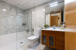 Baignoire, serviettes fournies