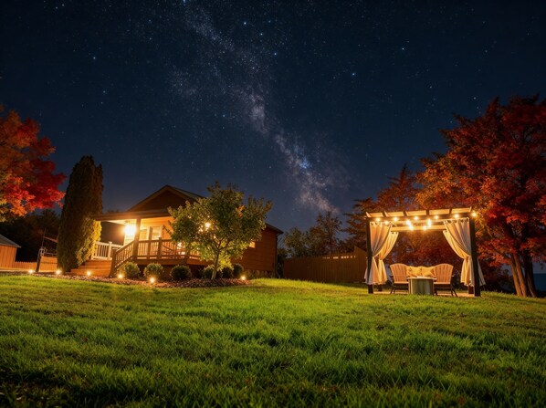 Terrace/patio - LURAY Mountain Log Cabin #4 Deluxe Firepit Hot Tub Stone Fireplace Mountain View (Luray)