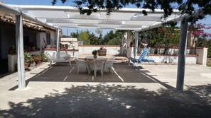 Outdoor dining - Villetta Simona ..... (Ribera)