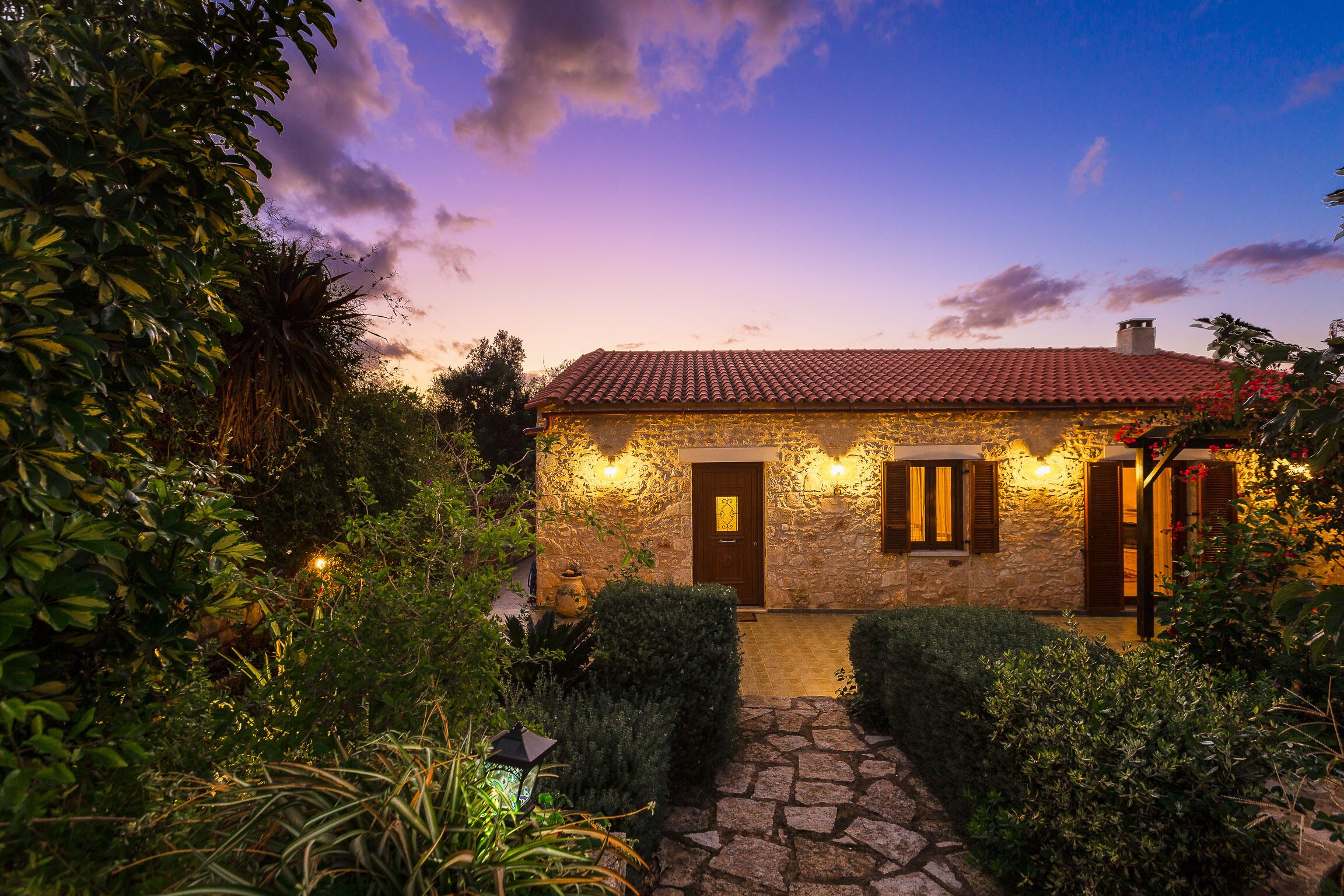 المنشأة من الخارج