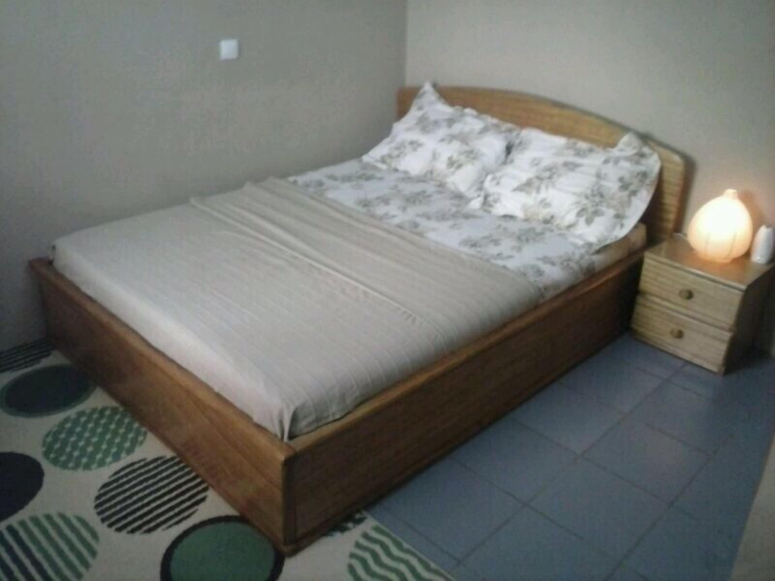 2 bedrooms, iron/ironing board, Internet, bed sheets