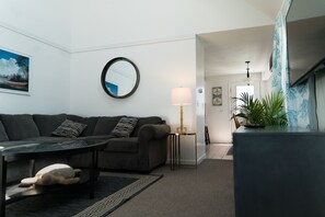 Una Smart TV, un reproductor de DVD