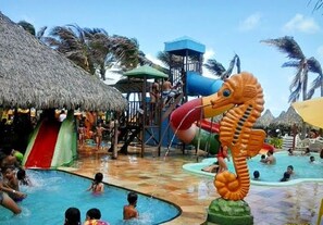 Outdoor pool - Apartment in Fortaleza, CE, Praia do Futuro, 3 bedrooms, 100m2 with 3 air conditioners, Wi-Fi. (Fortaleza)