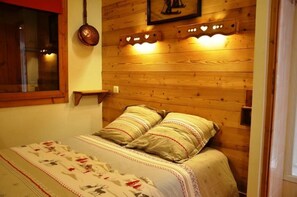 2 chambres, fer et planche Ă repasser, Wi-Fi, literie fournie