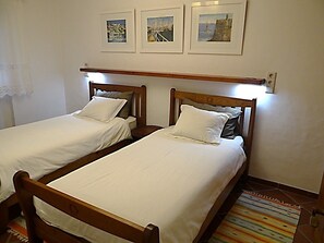 1 bedroom, iron/ironing board, travel cot, free WiFi