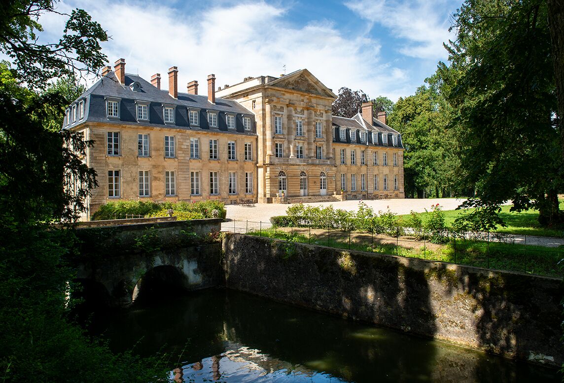 Chateau de Courtomer: the elegance of a chateau with the heart of a home