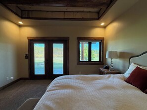 2 Schlafzimmer, Schreibtisch, Bügeleisen/Bügelbrett, kostenloses WLAN