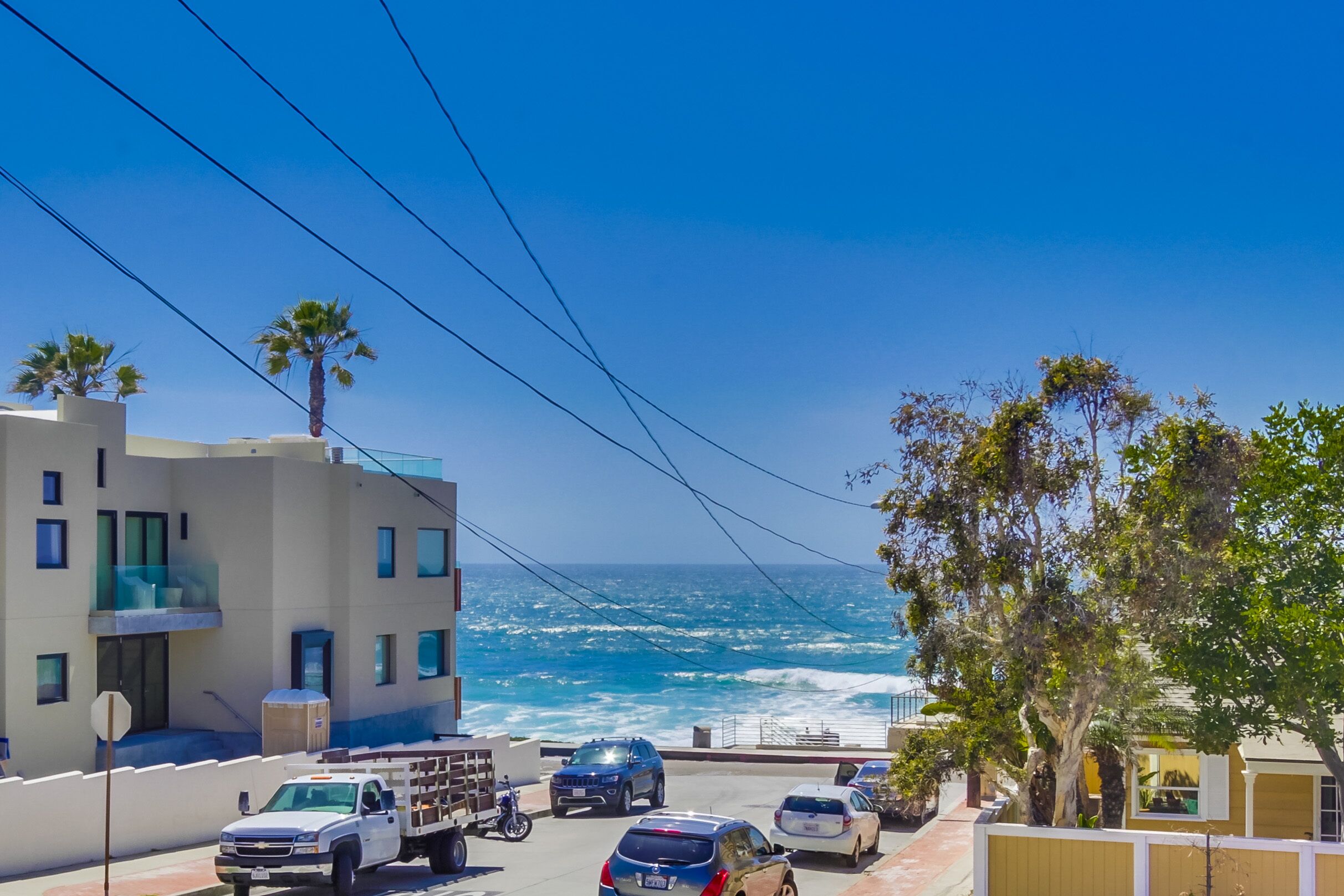 Beautiful Ocean Views and Steps to the Beach