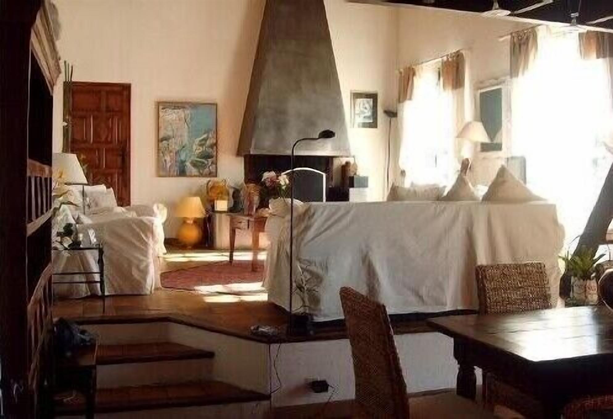 4 chambres, fer et planche à repasser, Wi-Fi, draps fournis