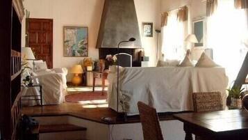 4 chambres, fer et planche Ă repasser, Wi-Fi, draps fournis