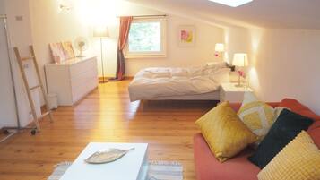 5 Schlafzimmer, Schreibtisch, Bügeleisen/Bügelbrett, kostenloses WLAN