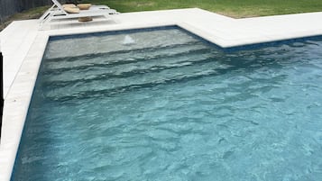 室外游泳池,恒温泳池