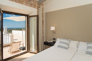 5 chambres, coffres-forts dans les chambres, fer et planche Ă repasser