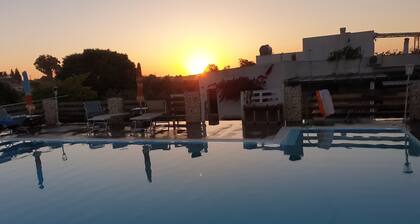 "Villa Corrado" 500 m vom Meer entfernt mit Pool, in einem Zitronenhain 8 Plätze, 2 Bäder.