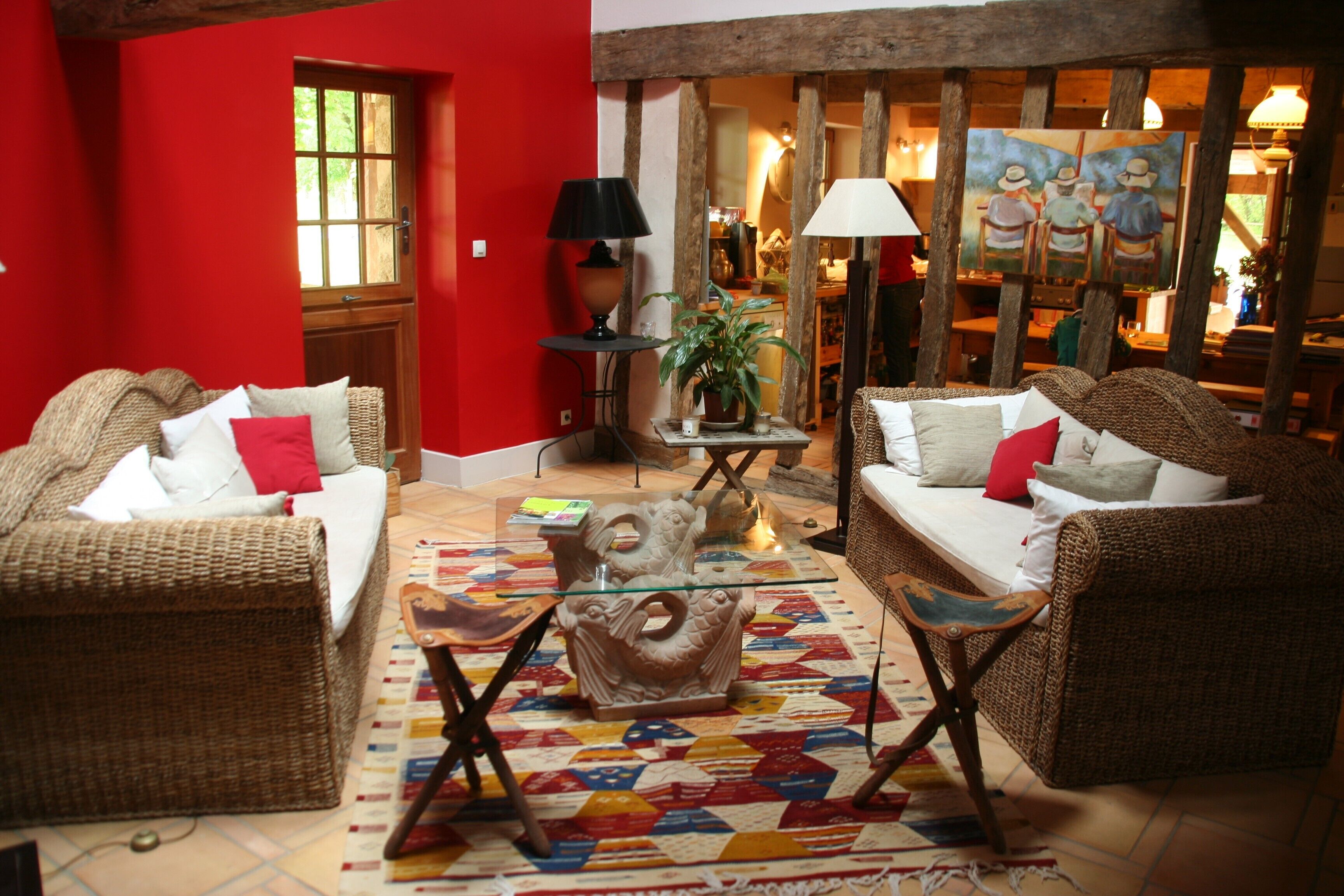 18th century barn, exceptional site, swimming pool, 35 minutes from the ocean