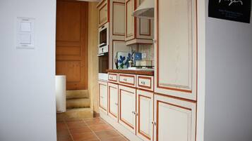 Een bad, een haardroger, zeep