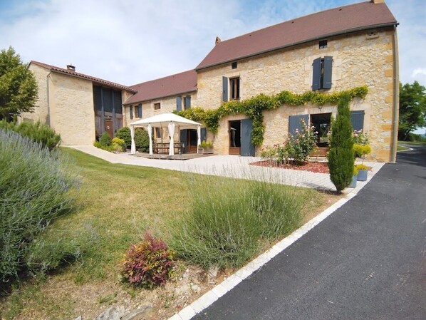 Exterior - Country Cottage / Gite - MARNAC (Berbiguières)
