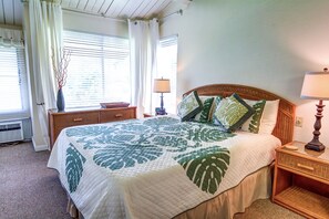 2 bedrooms, desk, iron/ironing board, WiFi