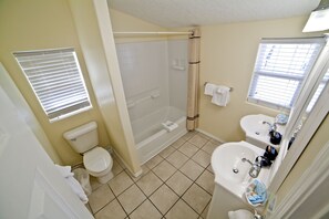 Hair dryer, towels, soap, shampoo - Just one house back from the beach. Great ocean views & use of Ocean Front pool (Tybee Island)