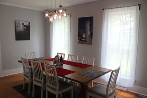 Dining - Relax in your home; yards from the Frankfort Beach and the downtown attractions. (Frankfort)