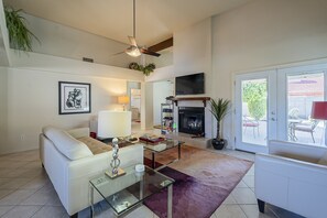 Smart TV, fireplace, DVD player, table football