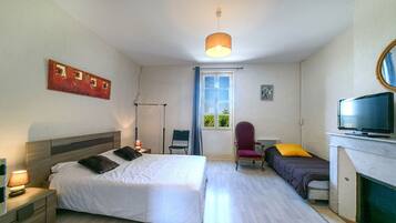5 Schlafzimmer, Bügeleisen/Bügelbrett, WLAN, Bettwäsche