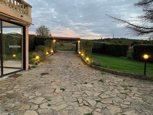 Large house for 2 to 8 people with private pool