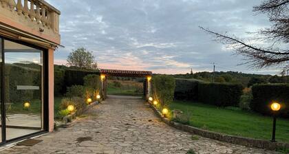 GĂźte provençal La Coustonne Ă ValrĂ©as â Piscine privĂ©e et animaux bienvenus đŸ