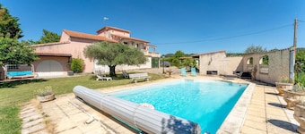LA COUSTONNE, gran cabaña provenzal para 2 a 8 personas con piscina, tranquila
