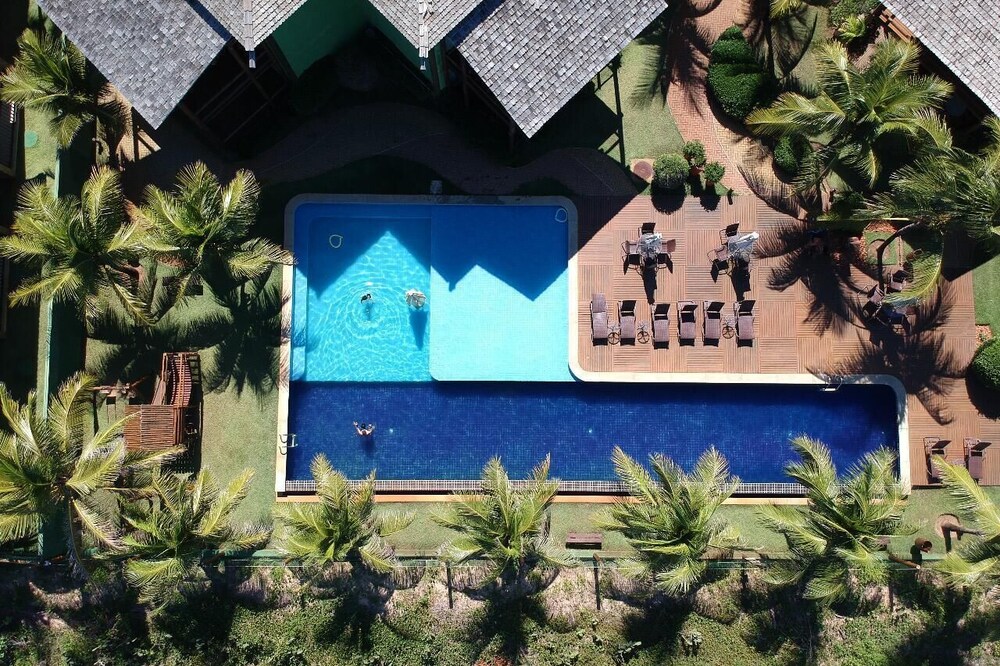 Bungalow, the seafront with invisible edge pool