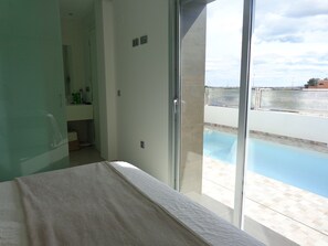 3 室のベッドルーム、アイロン / アイロン台、旅行用ベビーベッド、WiFi (無料)