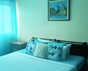 1 bedroom, iron/ironing board, free WiFi, bed sheets - Beachfront Bliss | 1-BR condo with Panornomic sea-View (Ocho Rios)