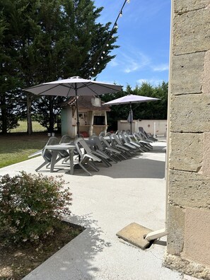 Terrace/patio - Character house in the Bordeaux vineyards (Saint-Quentin-De-Caplong)