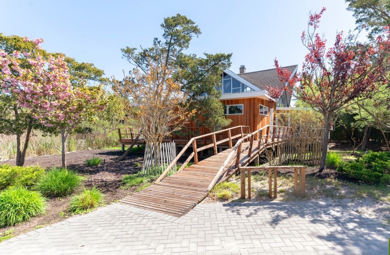 Spacious & Stylish Seaview House available all of September 2024