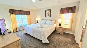 4 bedrooms, iron/ironing board, travel cot, free WiFi - LAKE BERKLEY-(1059LB) - 4BR 3BA Pool Home, 2 Master Suites, gated Resort (Kissimmee)