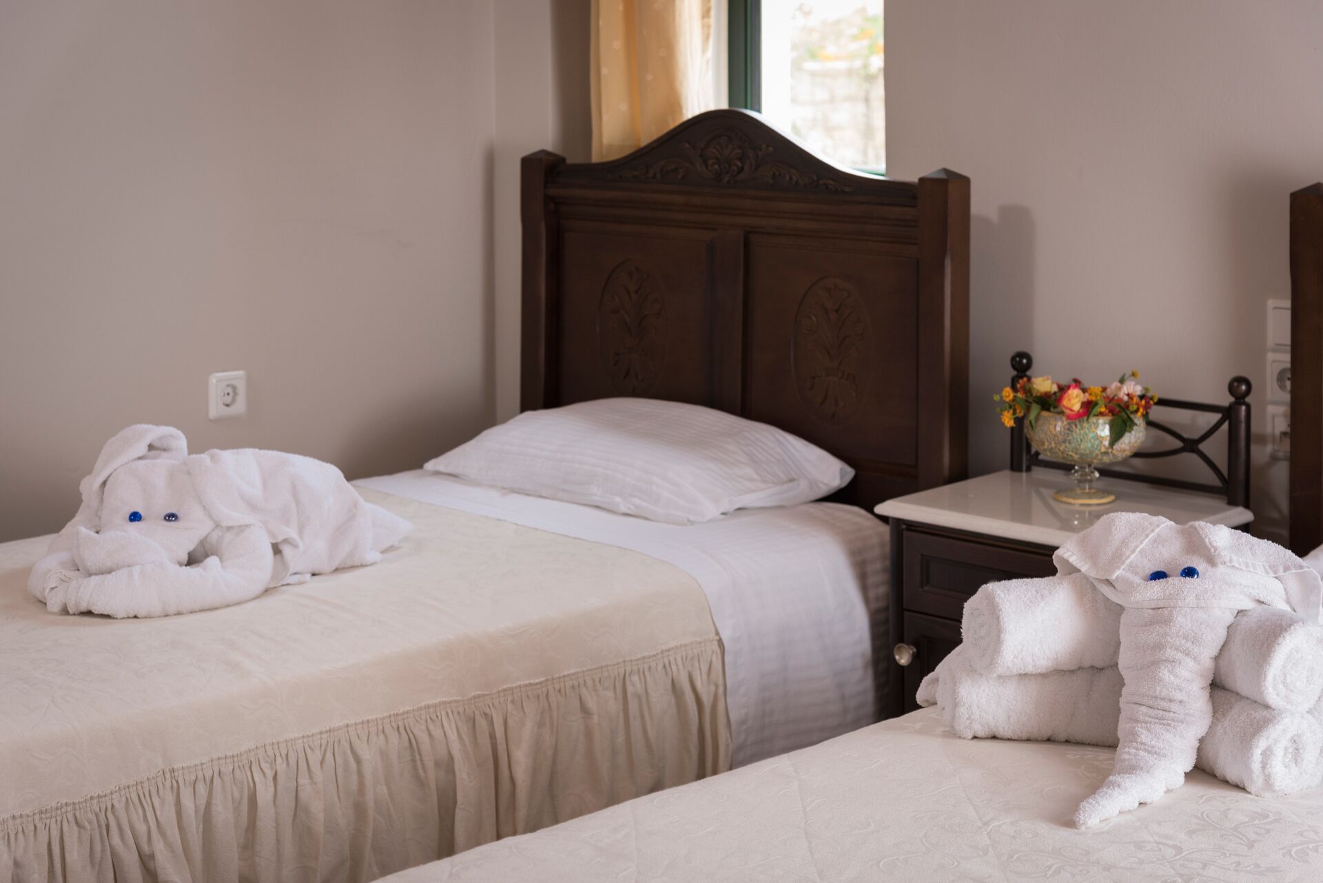 Perfect TWO-FAMILY Luxury Villas with Private Pool,  View, Garden & Top Service 