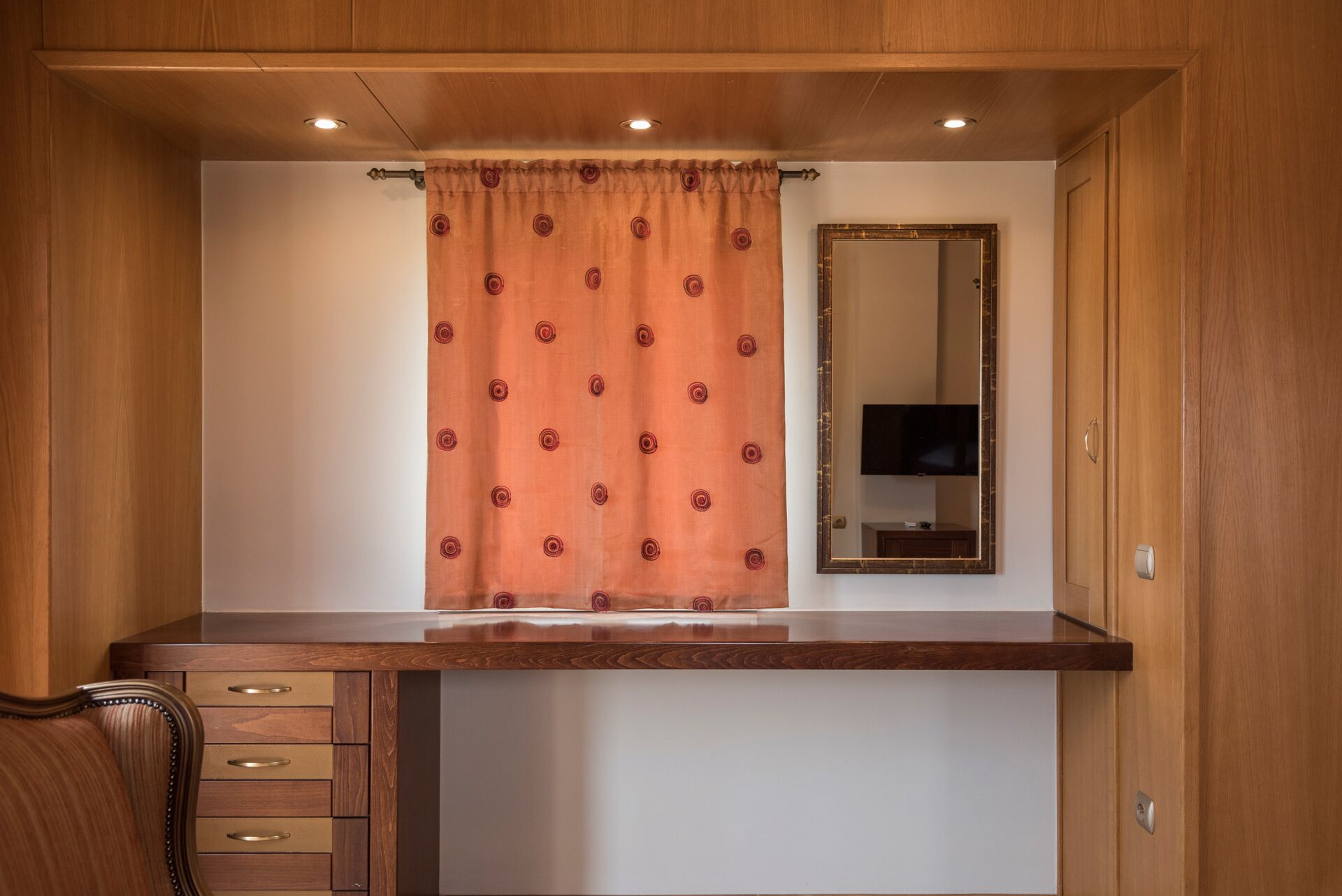 Perfect TWO-FAMILY Luxury Villas with Private Pool,  View, Garden & Top Service 