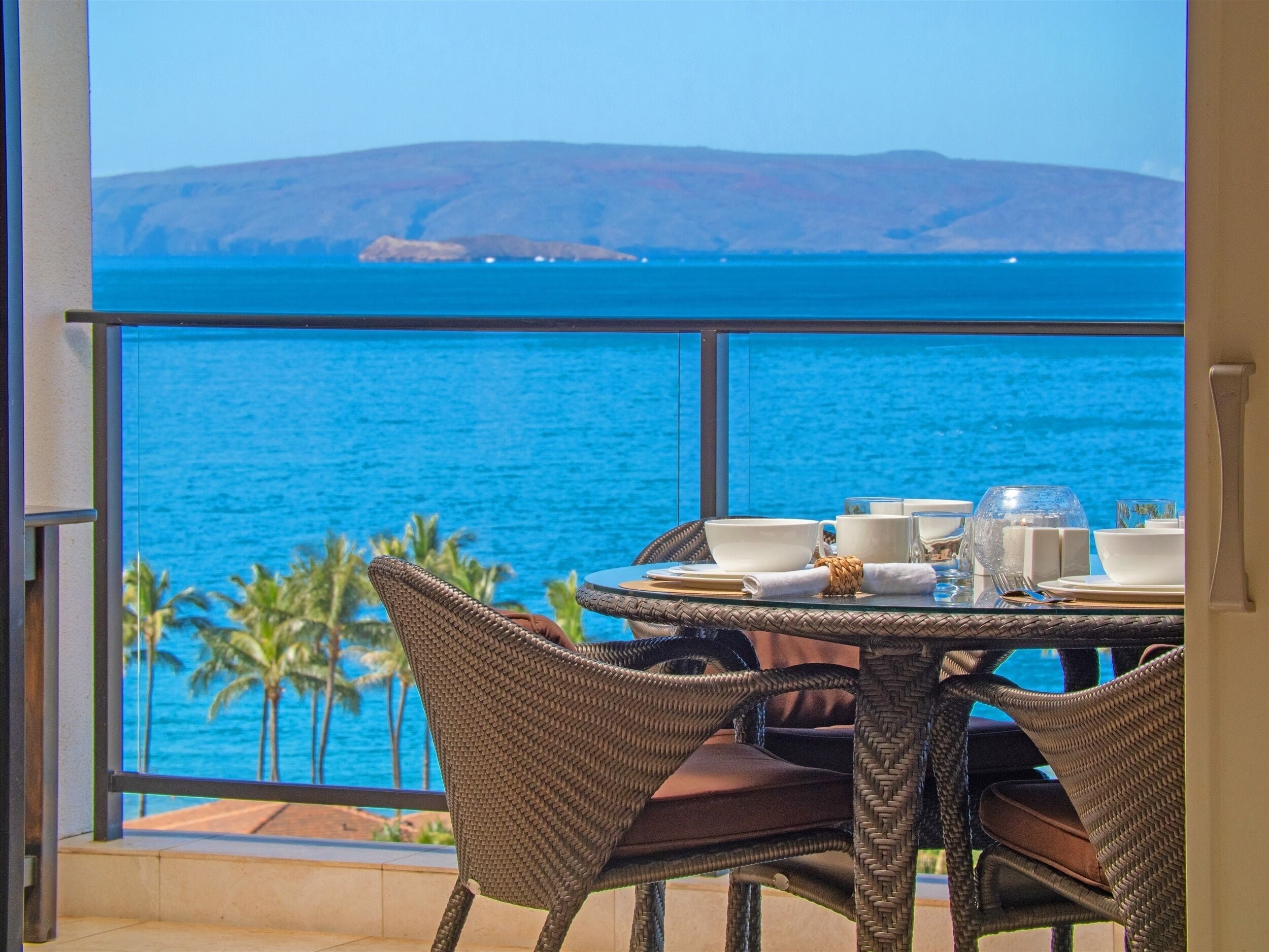 TOTALLY REVAMPED PACIFIC PARADISE J505 AT WBV! -TOP FLOOR OCEAN VIEWS!