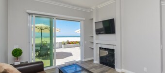 South Mission Beach Oceanfront condo on the sand 